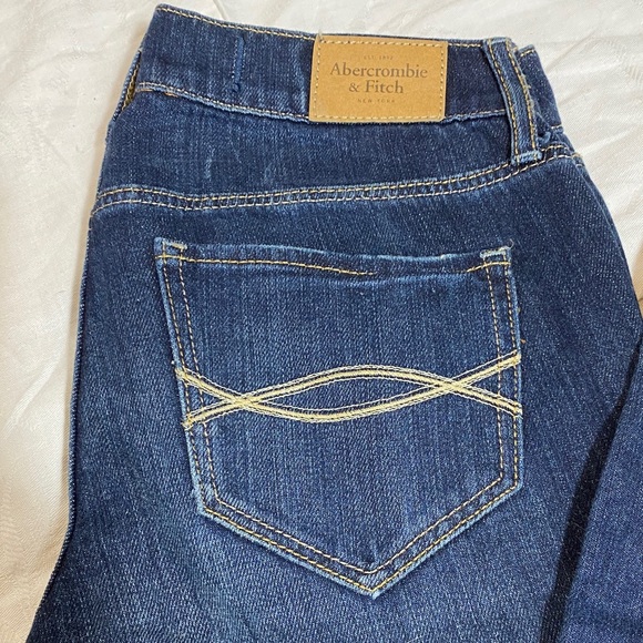 Abercrombie & Fitch Perfect Stretch Skinny Jeans with ankle zipper - women 00 - Picture 2 of 11